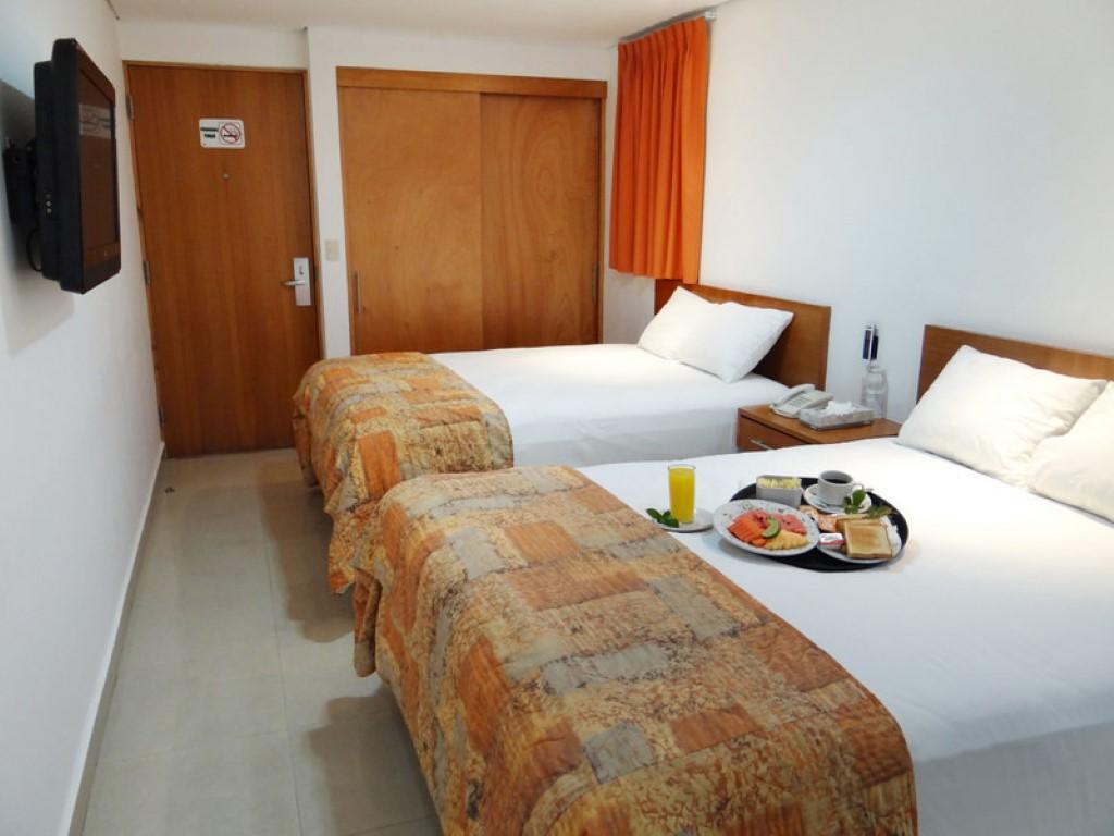 קנקון Hotel Suites Gaby מראה חיצוני תמונה